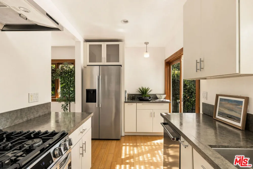 2429 Cloy Avenue Venice, CA 90291