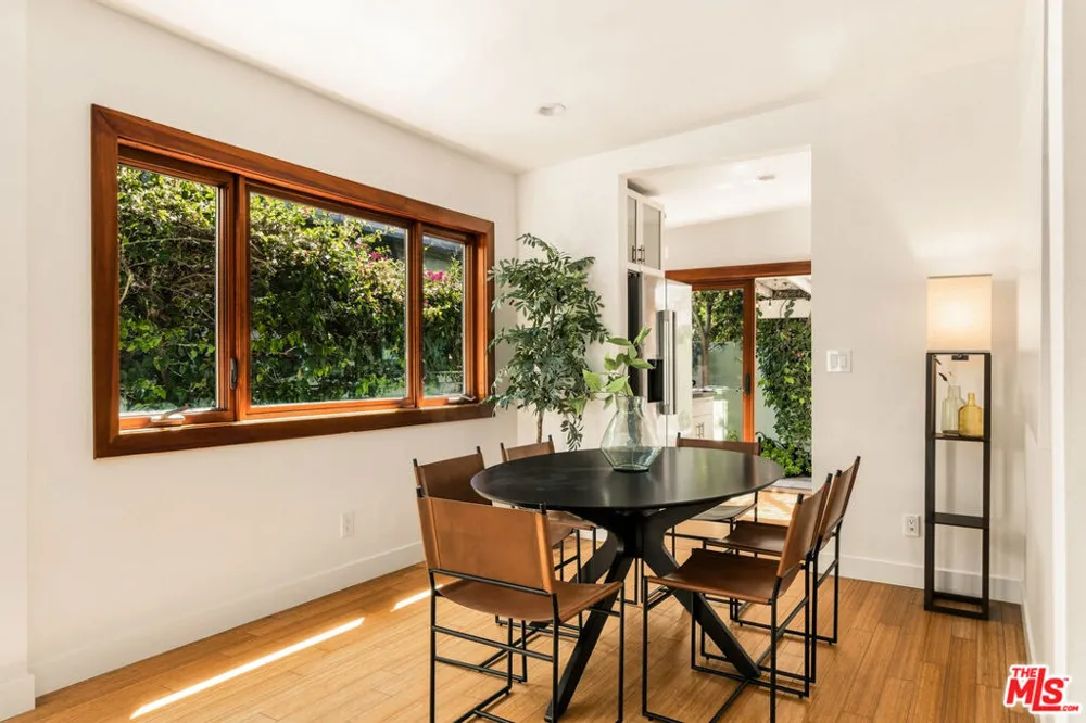 2429 Cloy Avenue Venice, CA 90291