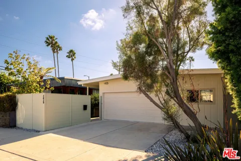 2429 Cloy Avenue