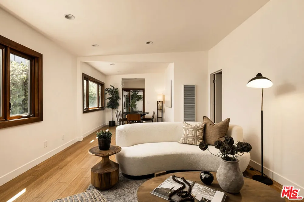 2429 Cloy Avenue Venice, CA 90291