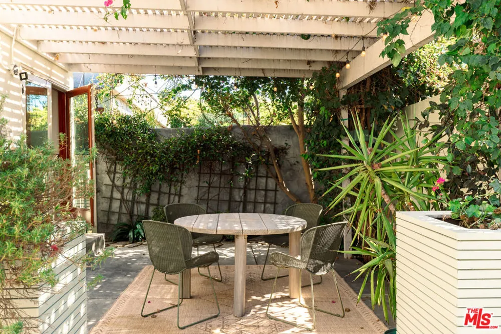 2429 Cloy Avenue Venice, CA 90291