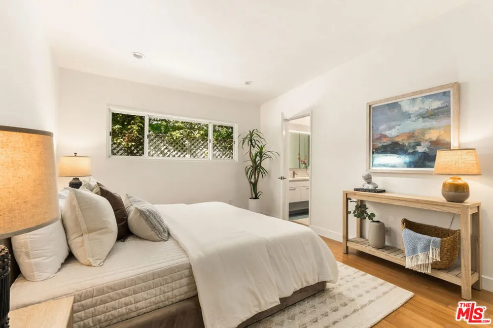 2429 Cloy Avenue Venice, CA 90291