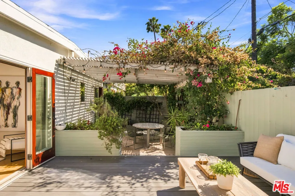 2429 Cloy Avenue Venice, CA 90291