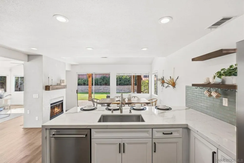 1851 Via Primero Oceanside, CA 92056