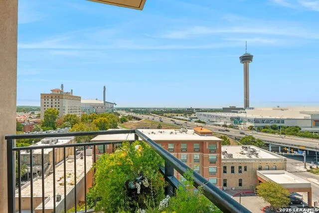 215 CENTER ST #807 San Antonio, TX 78202
