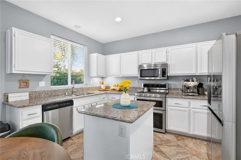 11992 Greenbluff Yucaipa, CA 92399