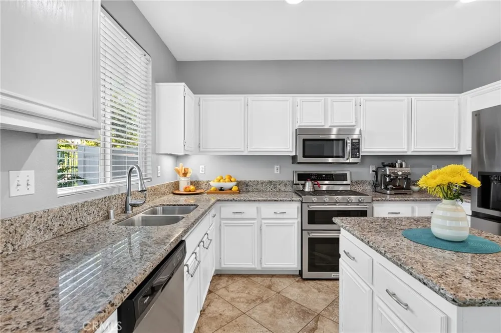 11992 Greenbluff Yucaipa, CA 92399