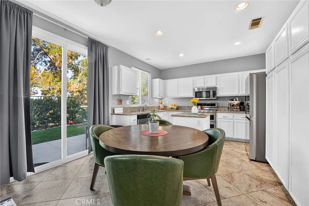 11992 Greenbluff Yucaipa, CA 92399