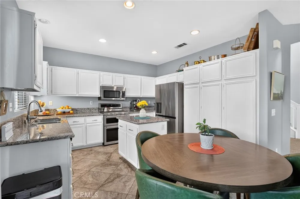 11992 Greenbluff Yucaipa, CA 92399