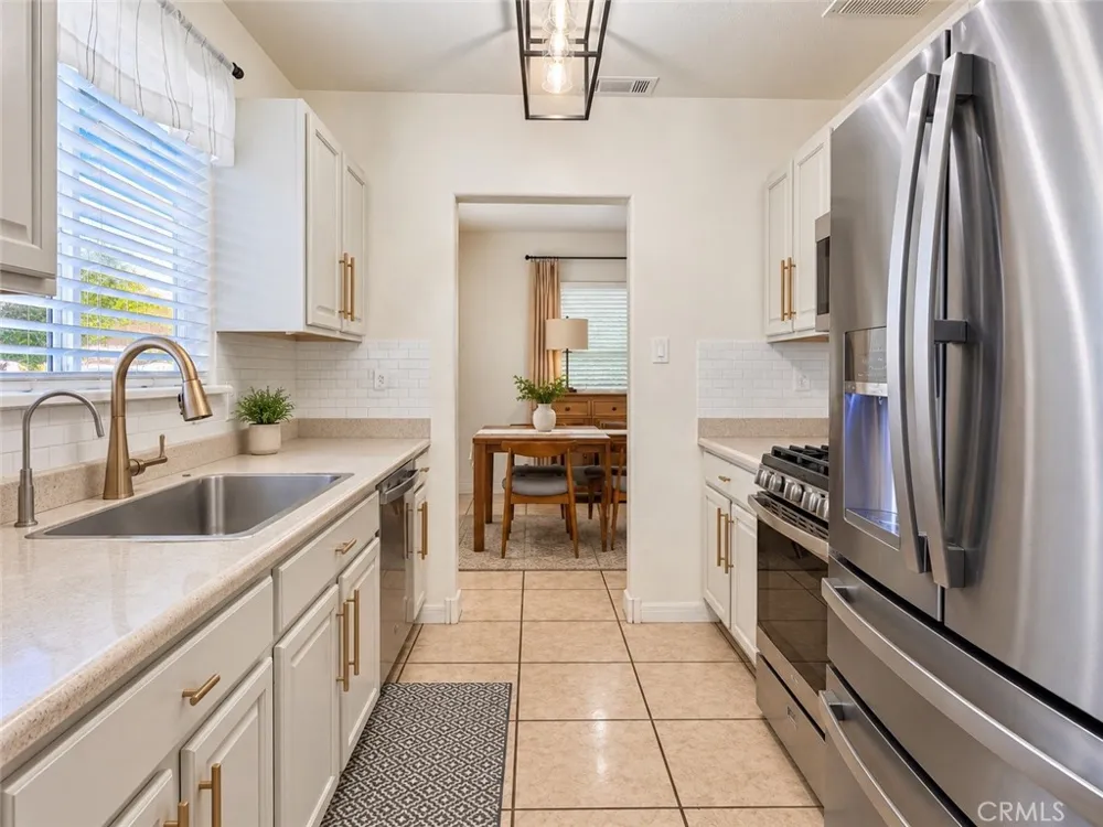 2784 Mountain View Avenue San Bernardino, CA 92405