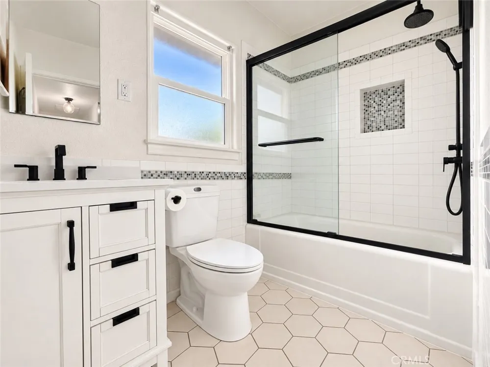 2784 Mountain View Avenue San Bernardino, CA 92405