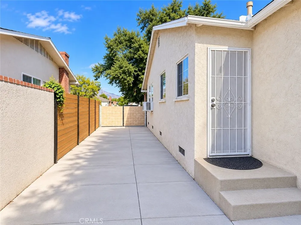 2784 Mountain View Avenue San Bernardino, CA 92405