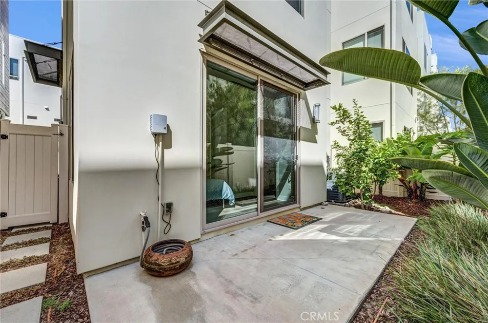 18 Ebb Tide Newport Beach, CA 92663