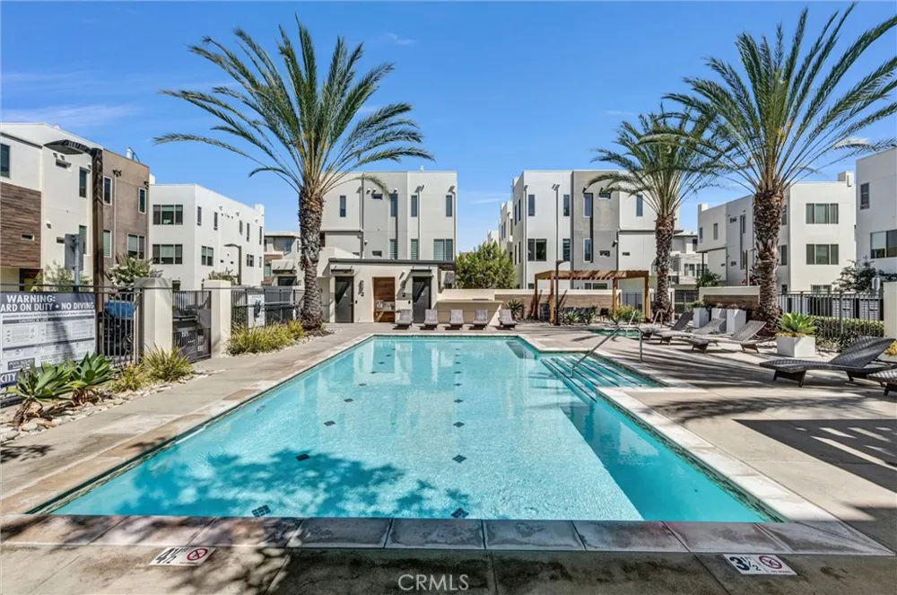 18 Ebb Tide Newport Beach, CA 92663