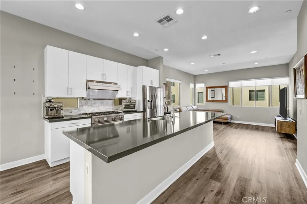 18 Ebb Tide Newport Beach, CA 92663
