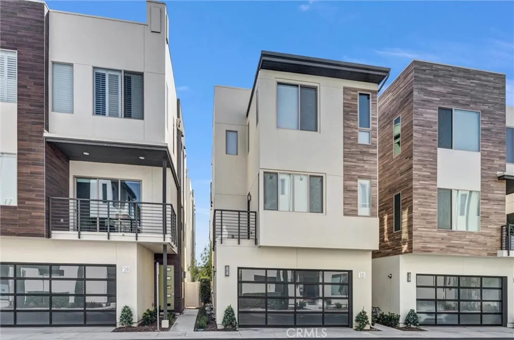 18 Ebb Tide Newport Beach, CA 92663