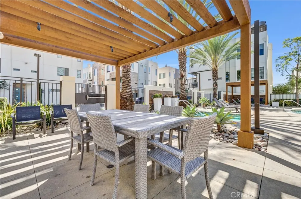 18 Ebb Tide Newport Beach, CA 92663