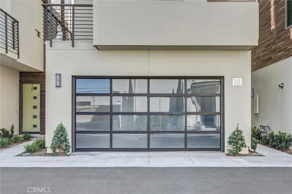 18 Ebb Tide Newport Beach, CA 92663