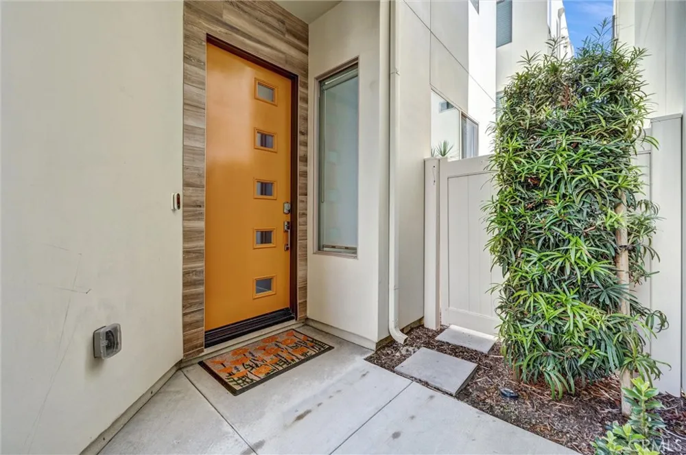 18 Ebb Tide Newport Beach, CA 92663