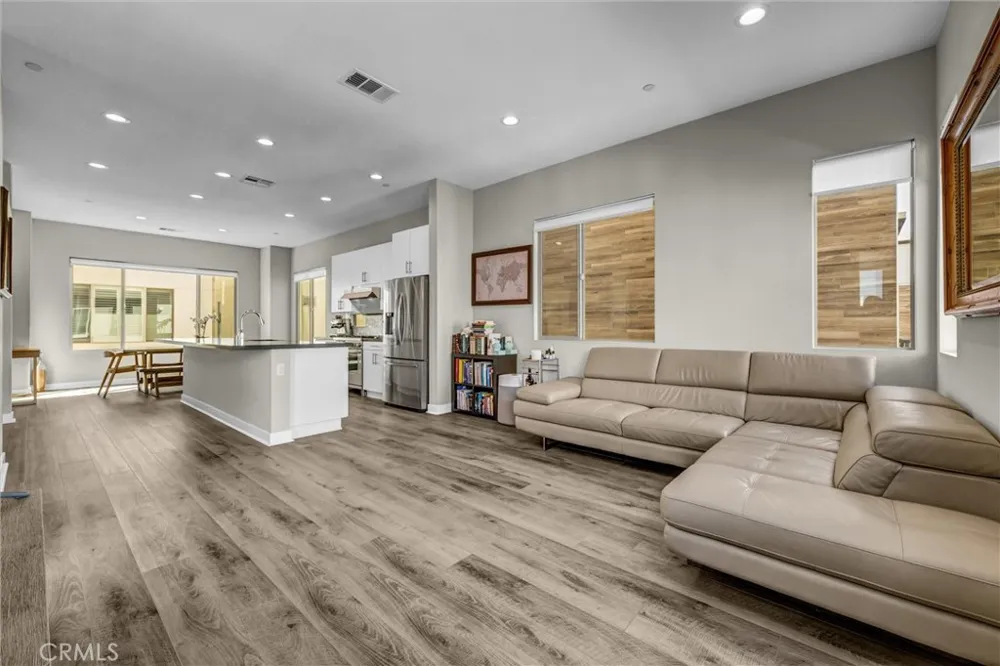 18 Ebb Tide Newport Beach, CA 92663