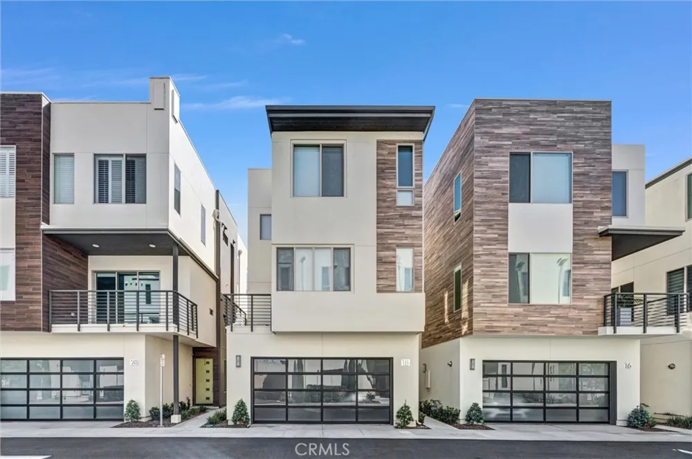 18 Ebb Tide Newport Beach, CA 92663