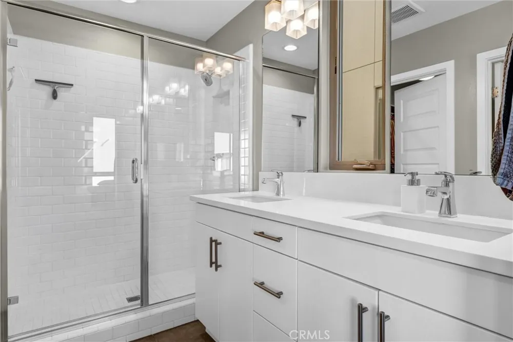 18 Ebb Tide Newport Beach, CA 92663
