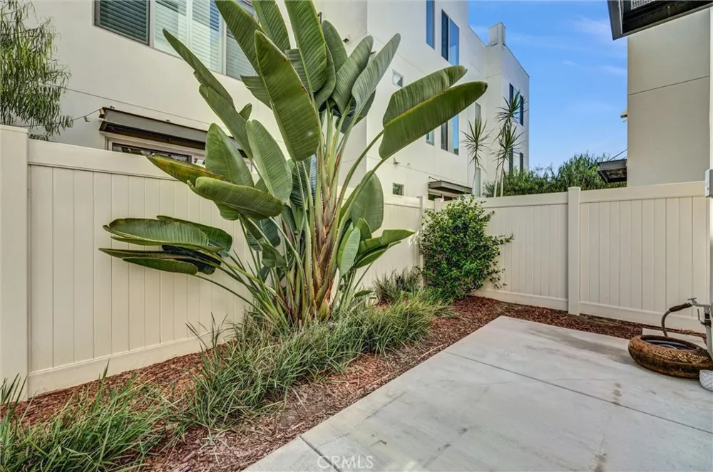18 Ebb Tide Newport Beach, CA 92663