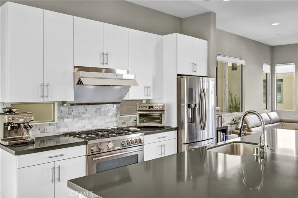 18 Ebb Tide Newport Beach, CA 92663