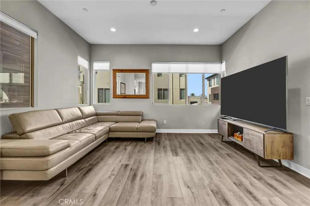 18 Ebb Tide Newport Beach, CA 92663