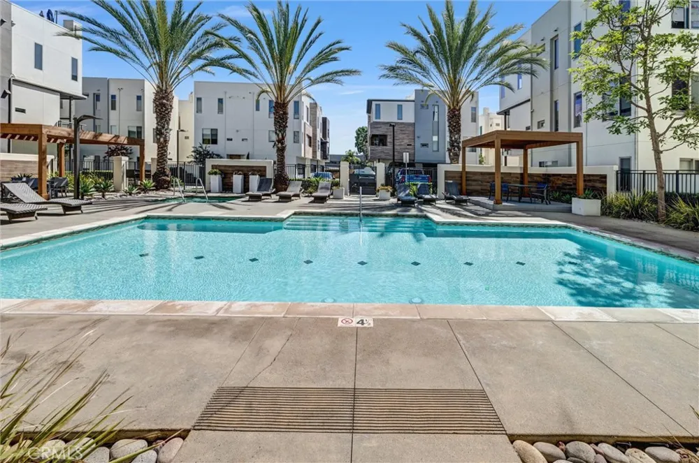 18 Ebb Tide Newport Beach, CA 92663