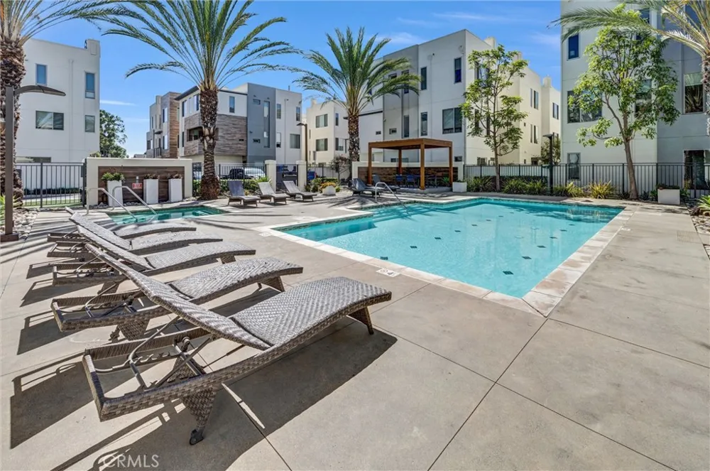 18 Ebb Tide Newport Beach, CA 92663
