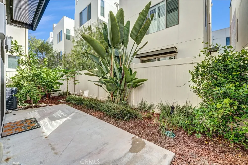 18 Ebb Tide Newport Beach, CA 92663