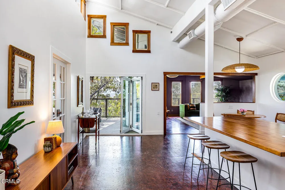 2537 Crestmoore Place Los Angeles, CA 90065