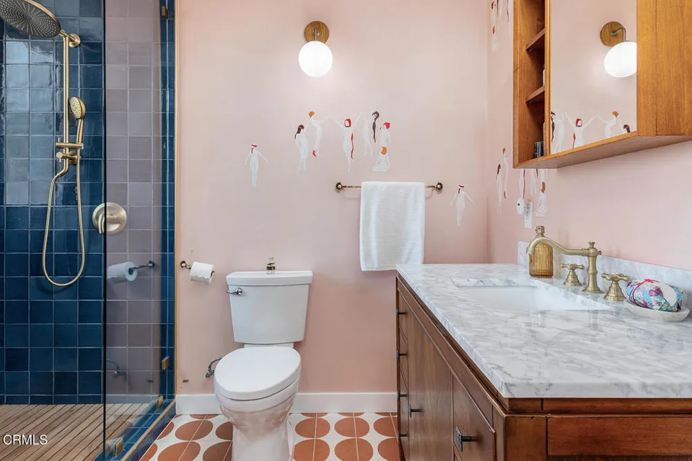 2537 Crestmoore Place Los Angeles, CA 90065
