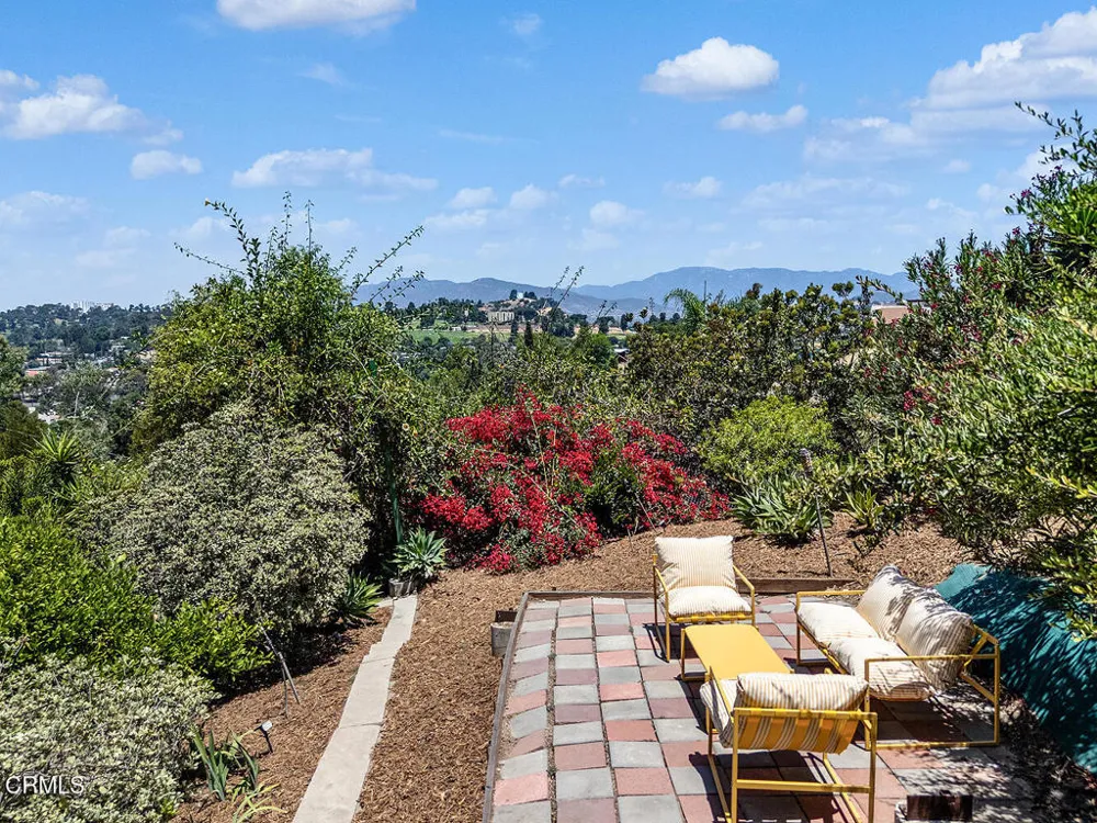 2537 Crestmoore Place Los Angeles, CA 90065