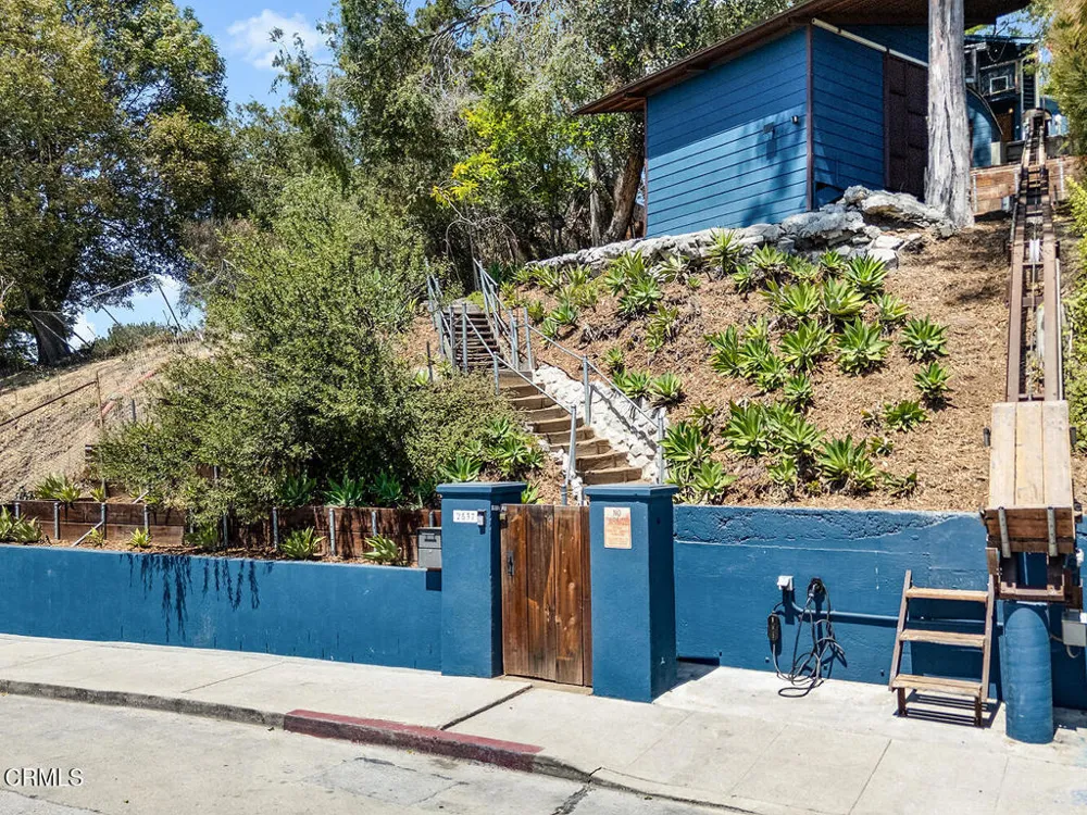 2537 Crestmoore Place Los Angeles, CA 90065