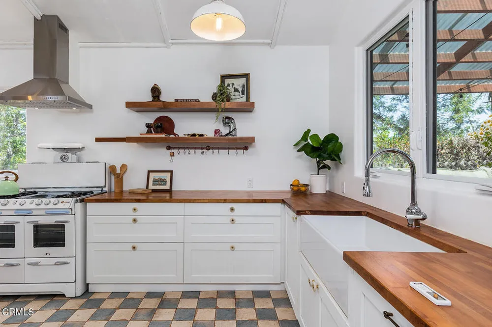 2537 Crestmoore Place Los Angeles, CA 90065