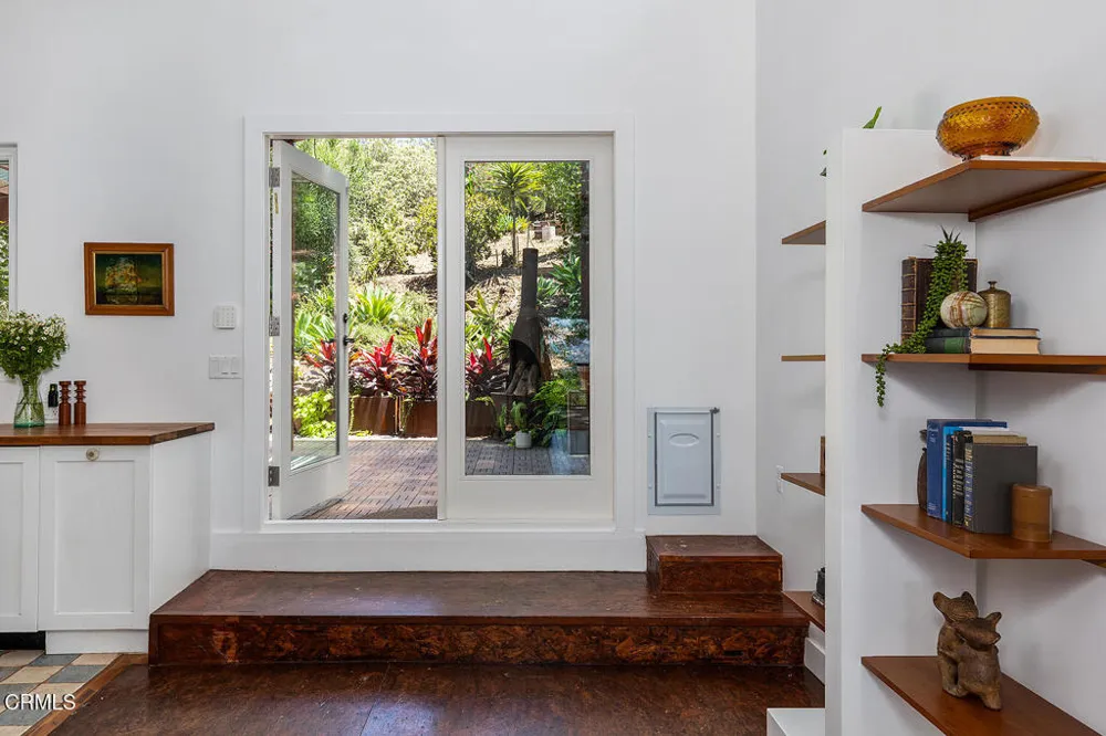 2537 Crestmoore Place Los Angeles, CA 90065