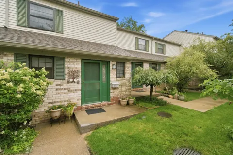 3831 Greenleaf Circle