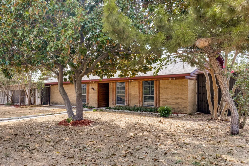 1519 Creekwood Lane Mesquite, TX 75149