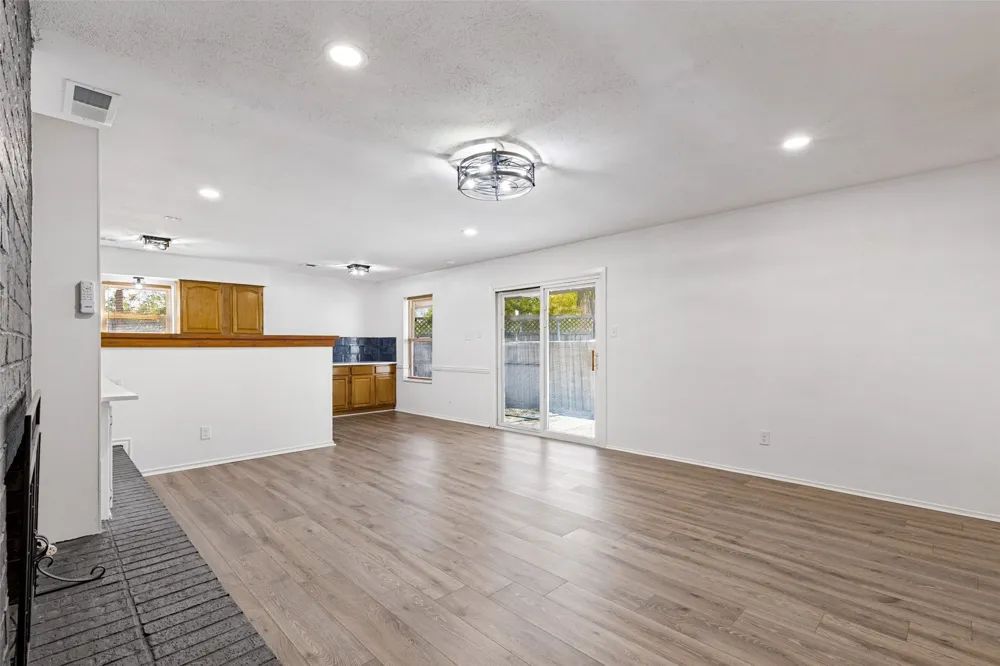 1519 Creekwood Lane Mesquite, TX 75149