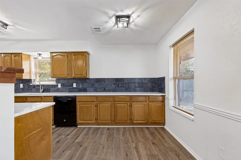 1519 Creekwood Lane Mesquite, TX 75149