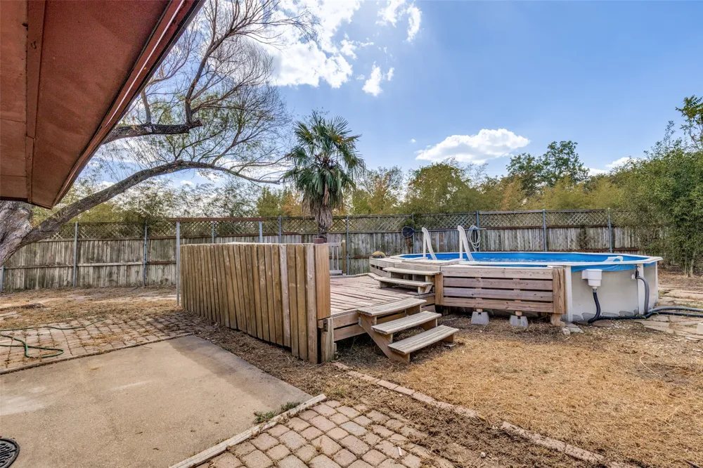 1519 Creekwood Lane Mesquite, TX 75149