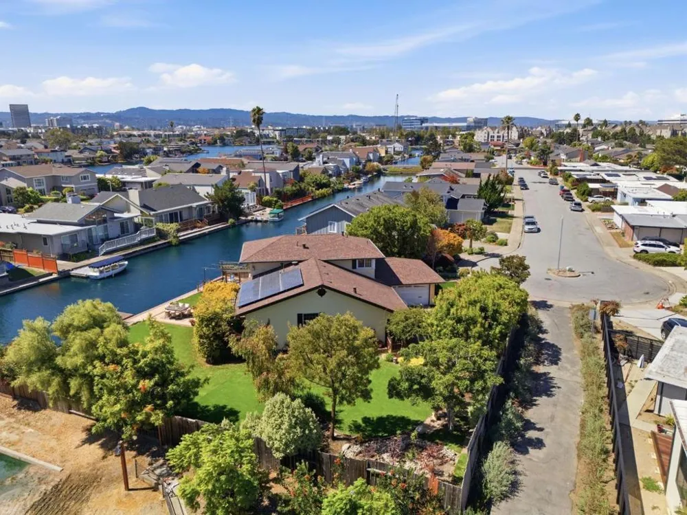 798 Widgeon Street Foster City, CA 94404