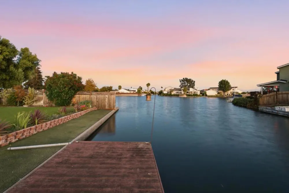 798 Widgeon Street Foster City, CA 94404