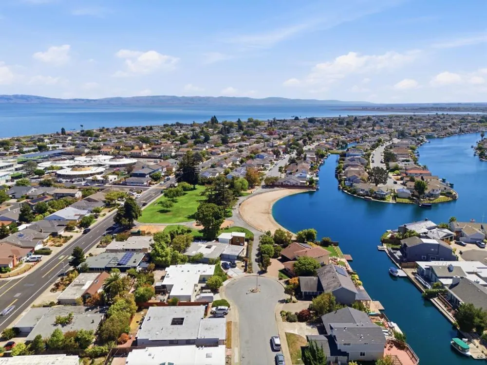 798 Widgeon Street Foster City, CA 94404