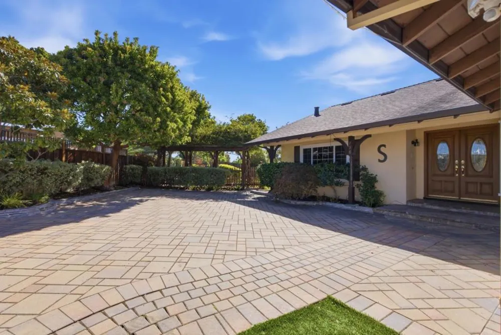 798 Widgeon Street Foster City, CA 94404