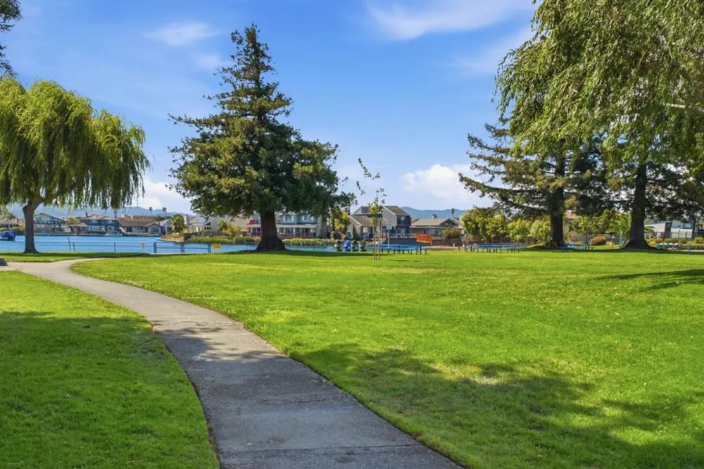 798 Widgeon Street Foster City, CA 94404