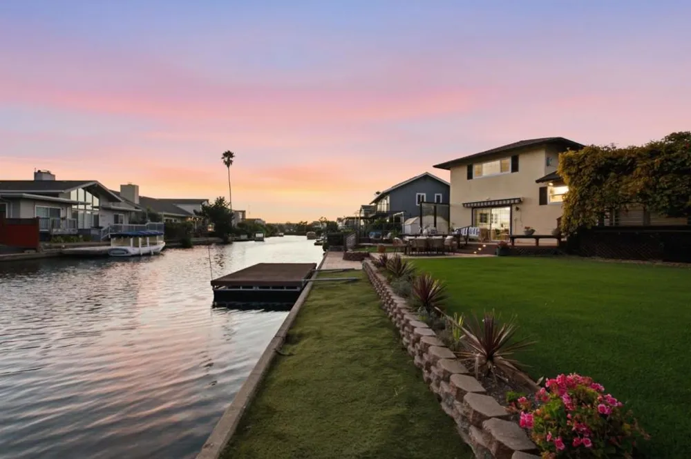 798 Widgeon Street Foster City, CA 94404