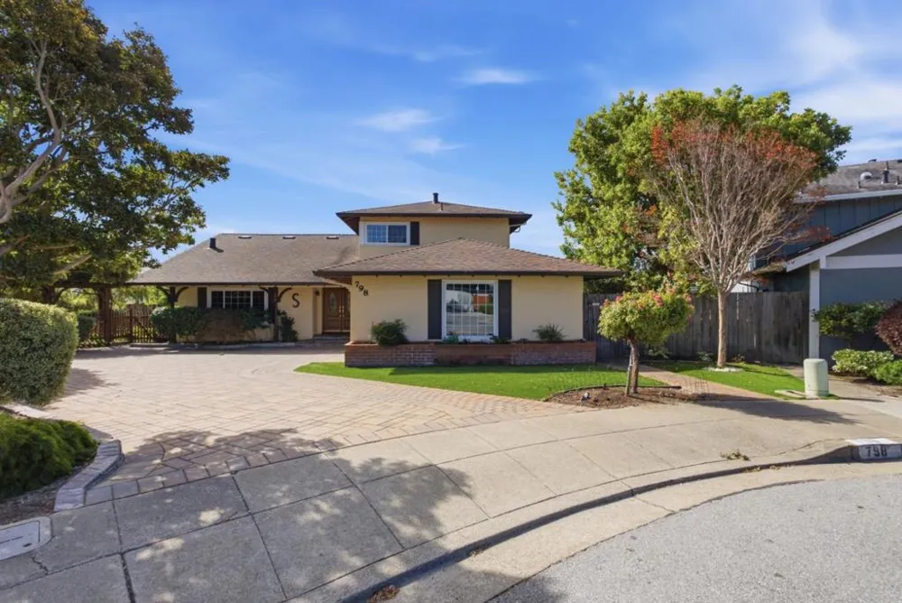 798 Widgeon Street Foster City, CA 94404